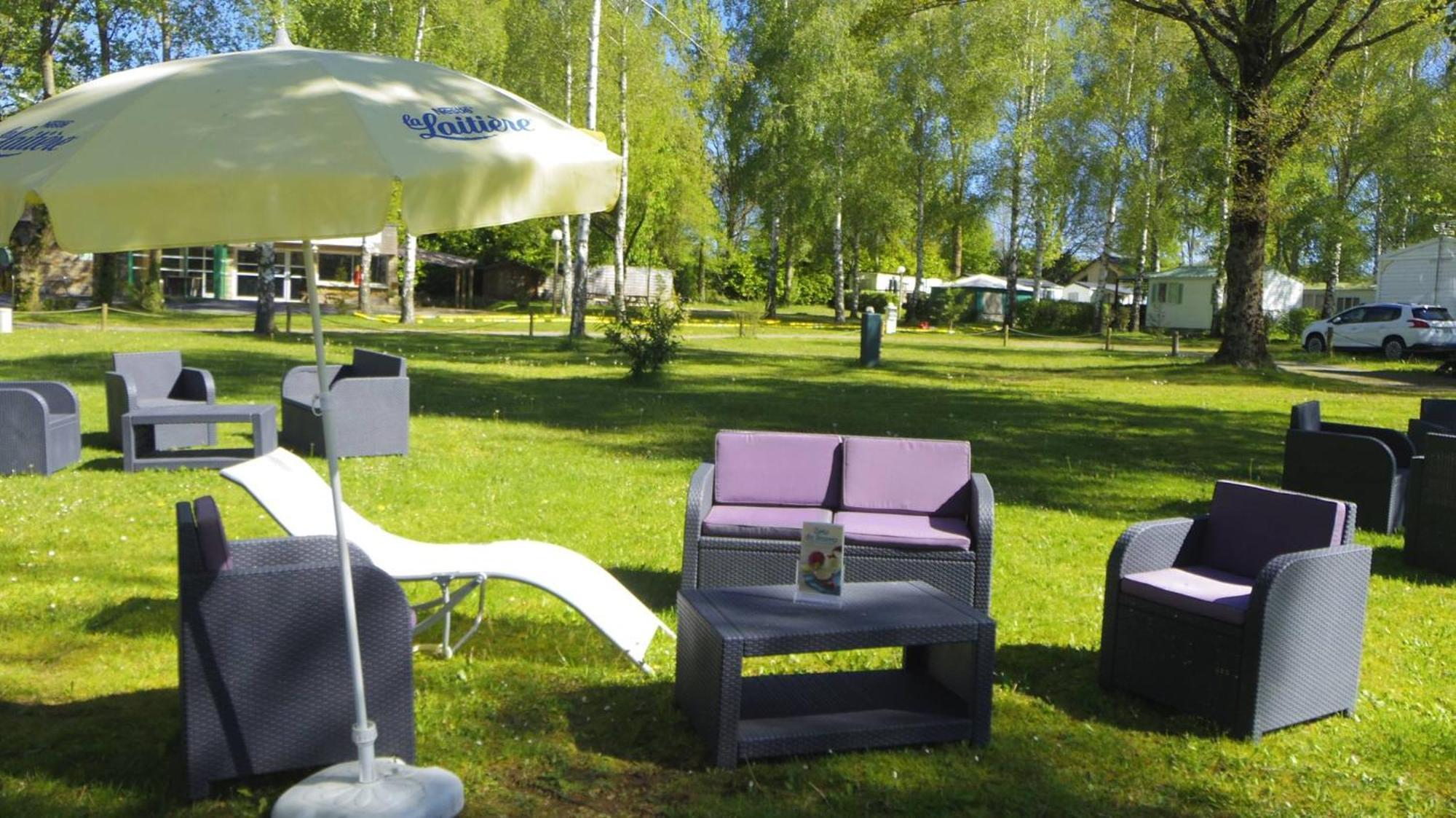ホテル Camping Les Cantarelles Alrance エクステリア 写真